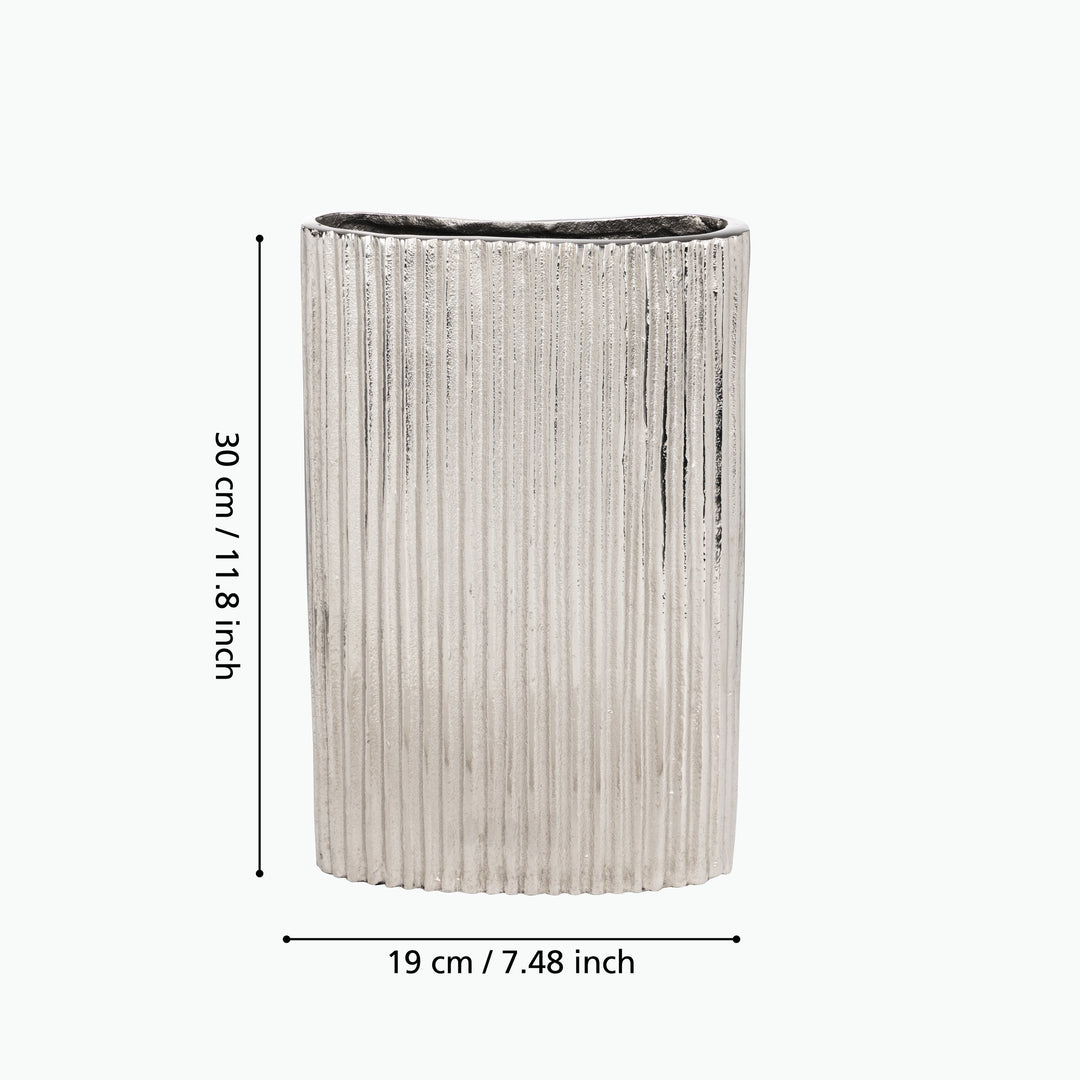 Metal vase Nosimaro L:19 H:30 cm