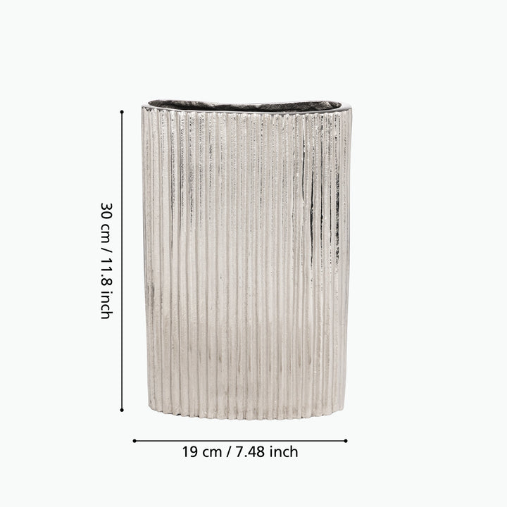 Metal vase Nosimaro L:19 H:30 cm