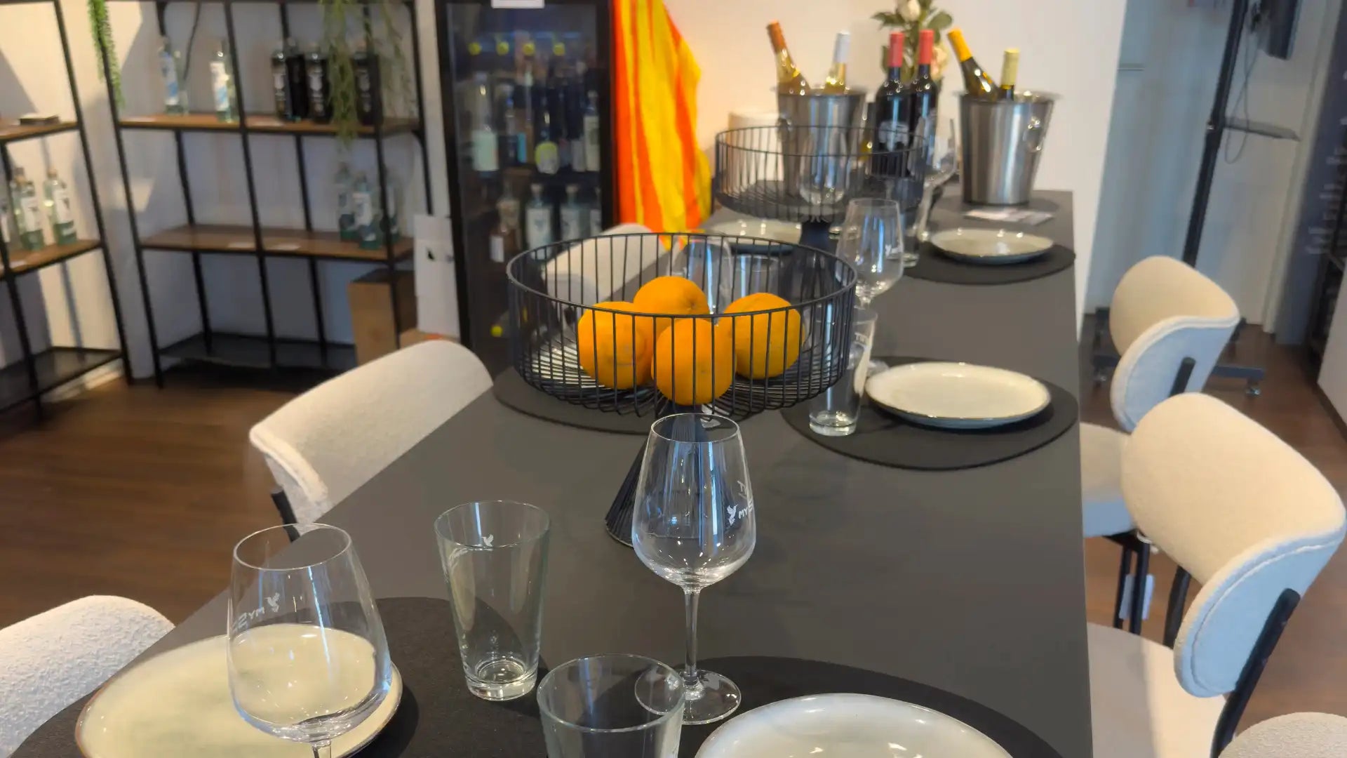 Gedeckter Tisch im mySpirit Store Neu-Ulm